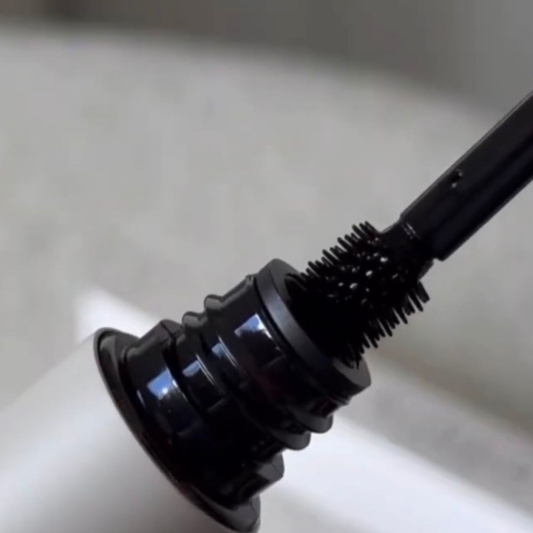 Mascara That Doesn’t Smudge: Why Tubing Mascara Works